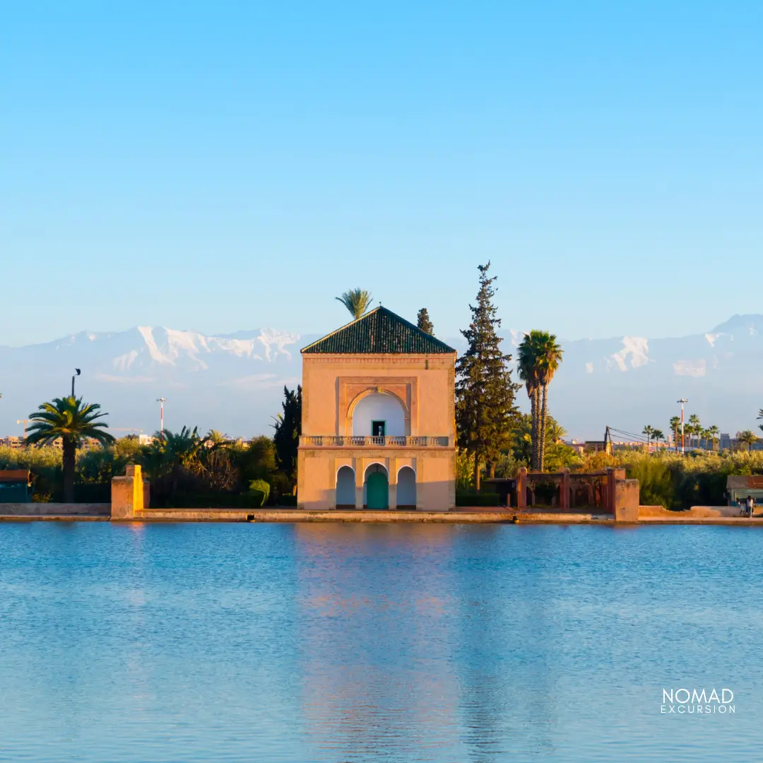 Pavillon und Spiegelteich von Menara Gardens, Marrakesch